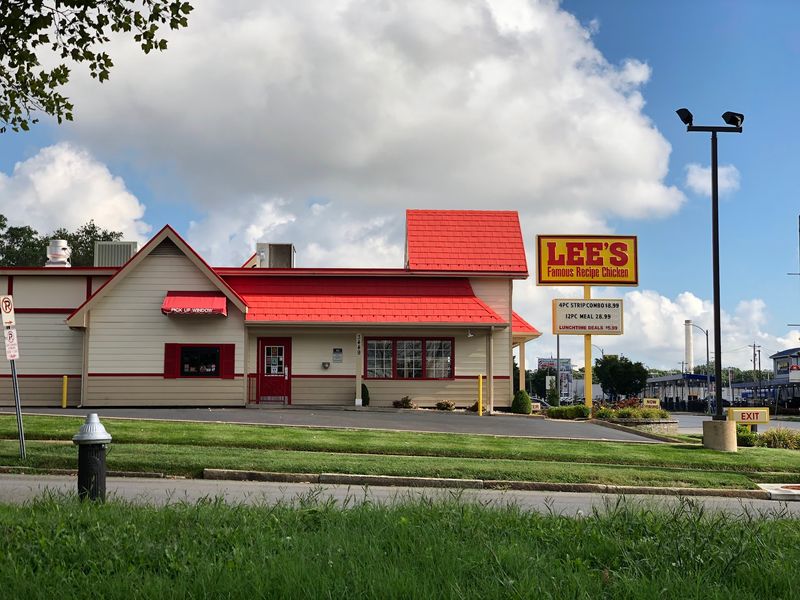 Lee’s Famous Recipes Potosi Lee’s Famous Recipes Potosi