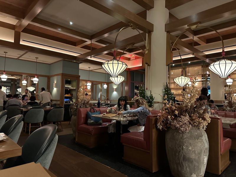 Lighting and atmosphere that turn dinner into an occasion