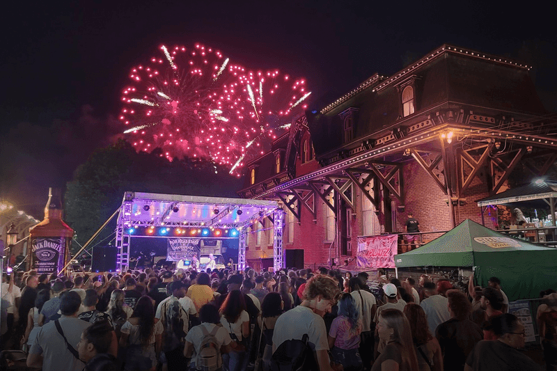 Live music gives the building a second heartbeat Live music gives the building a second heartbeat