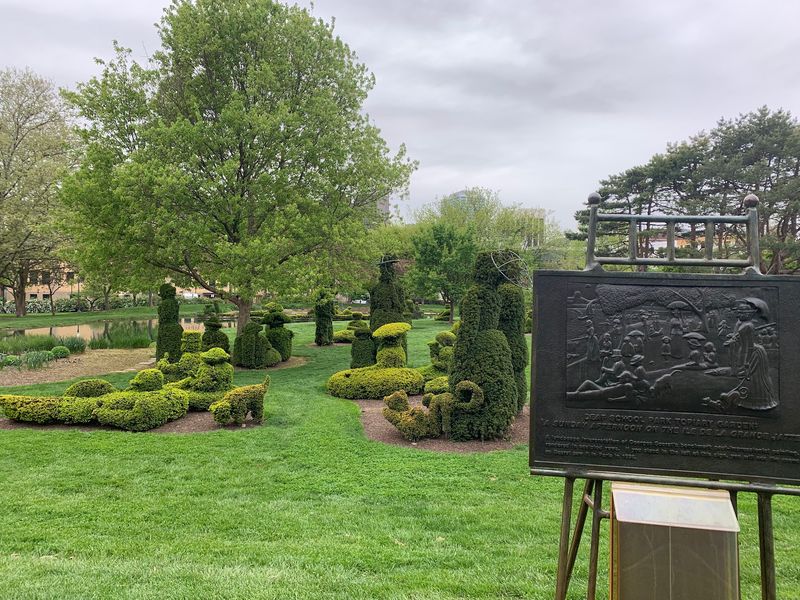Living Art at Topiary Park, Columbus