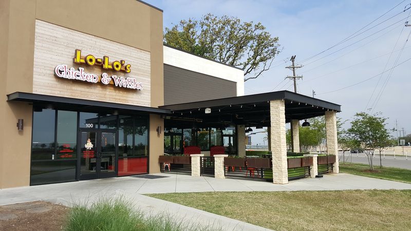Lo-Lo's Chicken & Waffles (Grapevine) Lo-Lo's Chicken & Waffles (Grapevine)