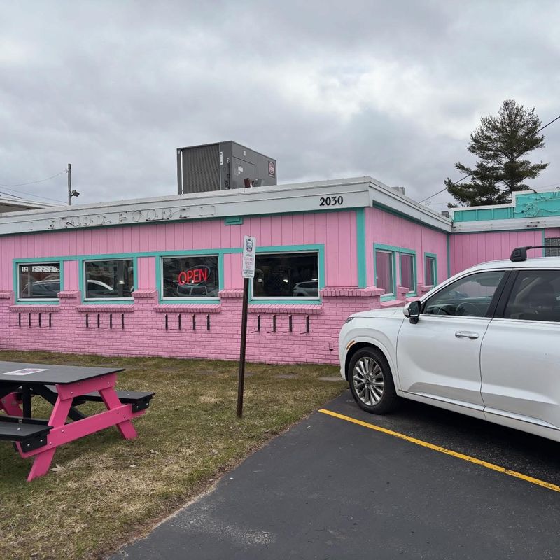 Local Touches Give the Diner More Than Nostalgia Local Touches Give the Diner More Than Nostalgia