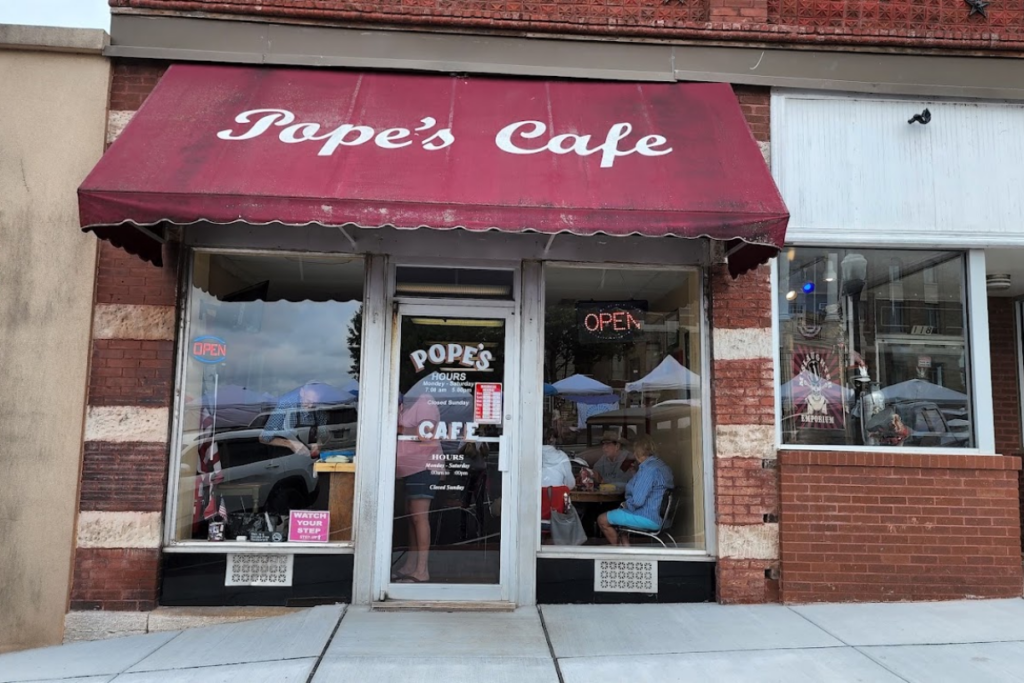 Locals Have Been Coming to This Tennessee Cafe for Decades—and It's Easy to See Why