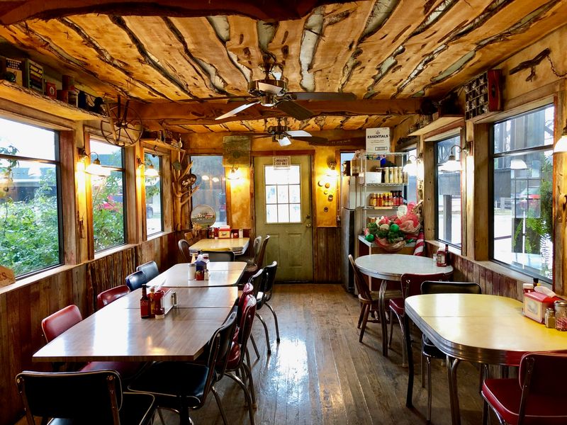 Lost Maples Cafe (Utopia)