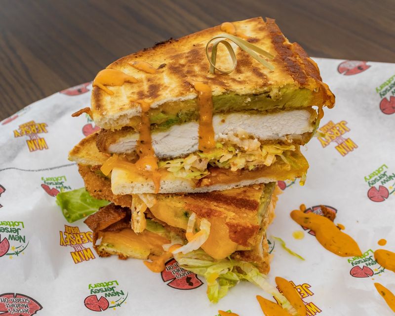 Made-to-Order Sandwiches Keep the Lunch Crowd Coming Back Made-to-Order Sandwiches Keep the Lunch Crowd Coming Back