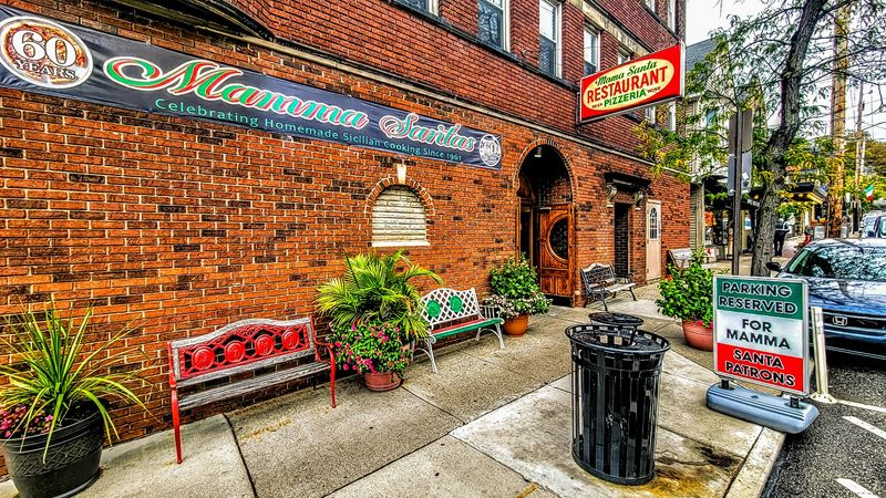 Mama Santa’s Restaurant & Pizzeria
