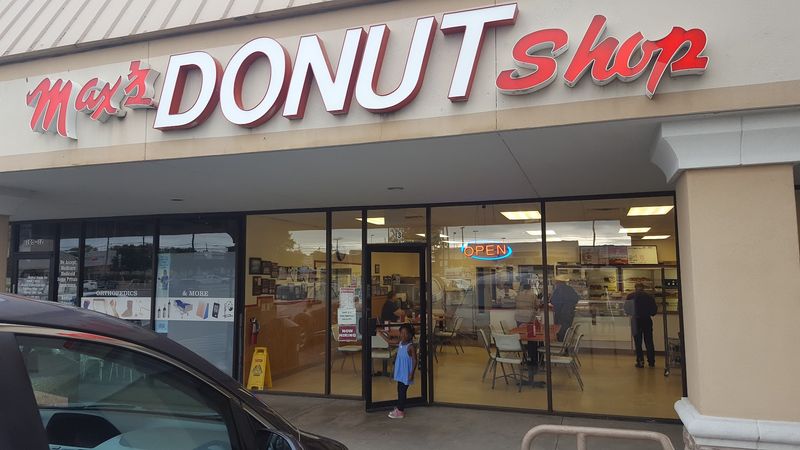 Max's Donut Shop (Allen) Max's Donut Shop (Allen)