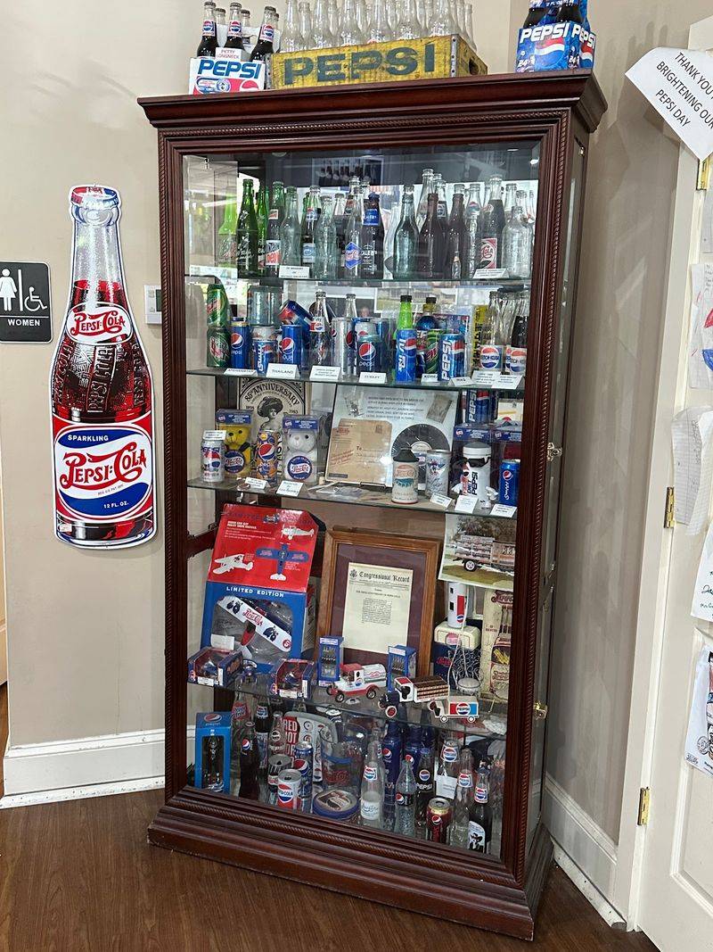 Memorabilia That Turns Walls Into a Time Capsule Memorabilia That Turns Walls Into a Time Capsule
