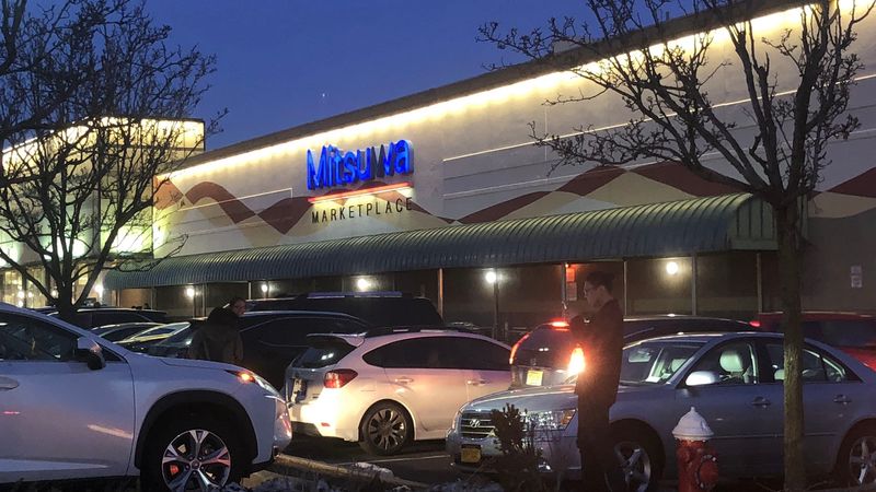 Mitsuwa Marketplace Brings a Taste of Tokyo to Edgewater