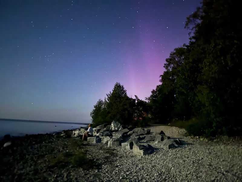 More than stars, the shoreline gives you a full evening scene More than stars, the shoreline gives you a full evening scene