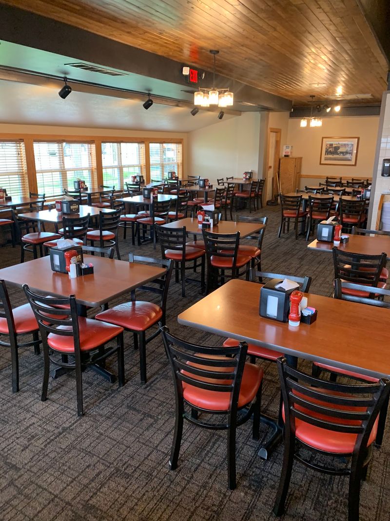 Murray’s Buffet and Grill in Chillicothe Keeps Every Plate Hot and Every Guest Happy