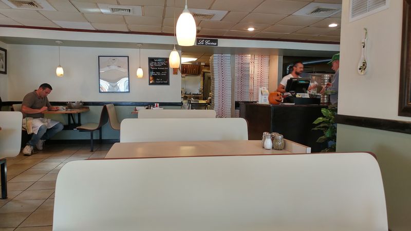 Neighborhood Comfort at Lisa’s Pizza