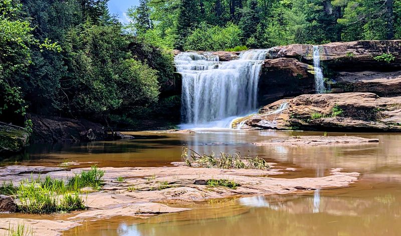 O Kun de Kun Falls via North Country Trail