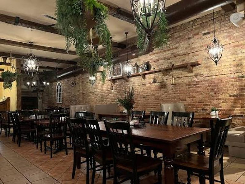 How Staropolska Connects to Chicago’s Polish Story How Staropolska Connects to Chicago’s Polish Story