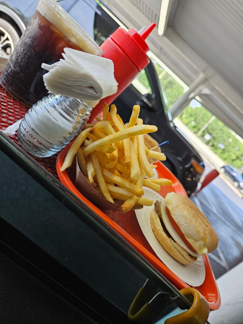 Old-Fashioned Carhop Service Turns Your Vehicle Into the Dining Room