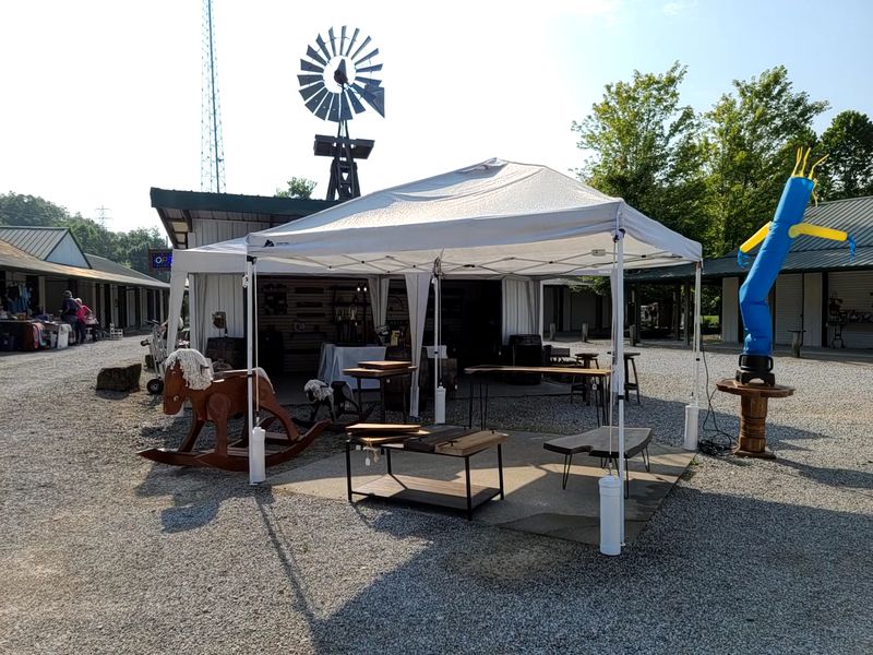 Open-Air Booths Full Of Surprise Finds