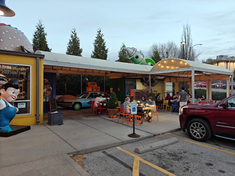 Outdoor Seating Adds To The Easygoing Fun Outdoor Seating Adds To The Easygoing Fun