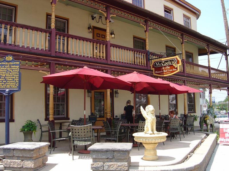 Outdoor Seating When the Weather Cooperates Outdoor Seating When the Weather Cooperates