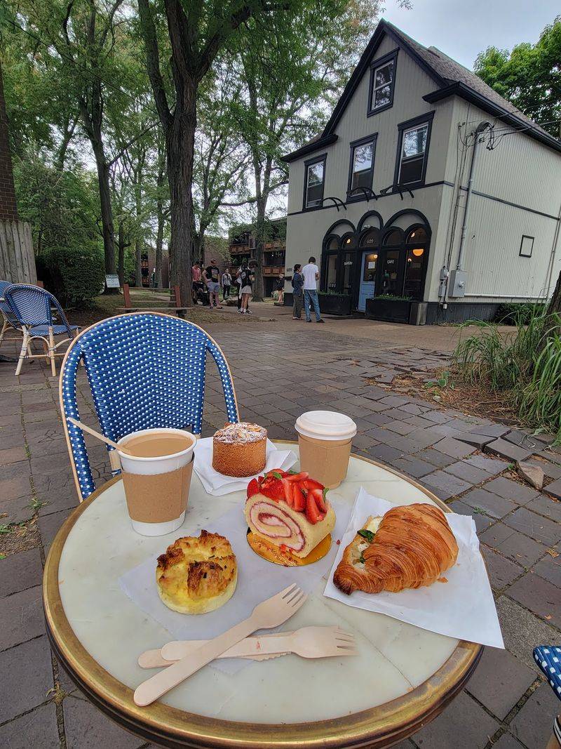 Outdoor Seating With A Little Pittsburgh Charm Outdoor Seating With A Little Pittsburgh Charm