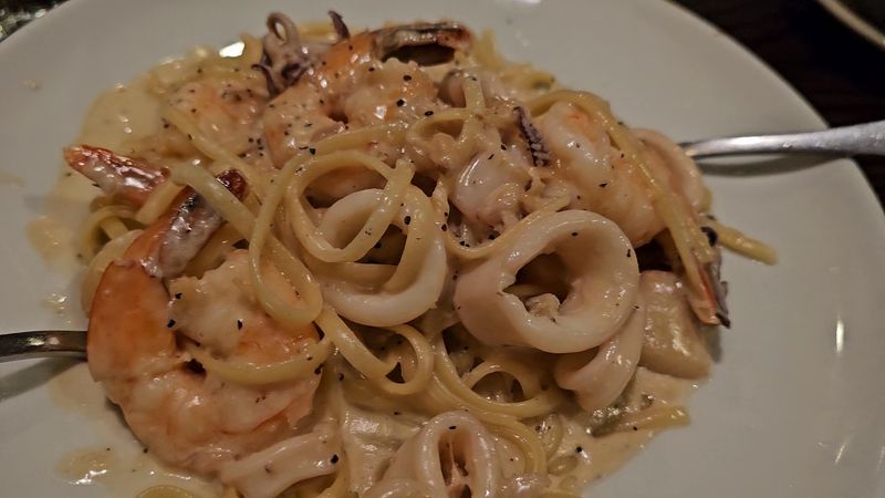 Penne Vodka and Seafood Classics Keep the Menu Crowd-Pleasing