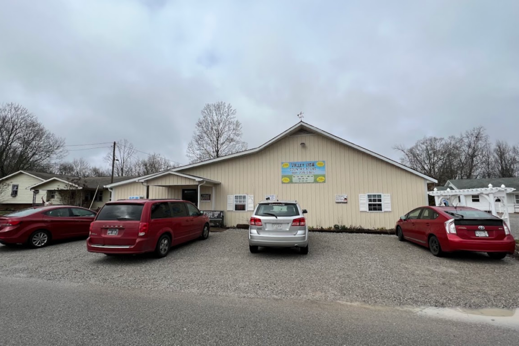 People Drive Into Rural Tennessee Just for the Baked Goods at This Mennonite Country Store
