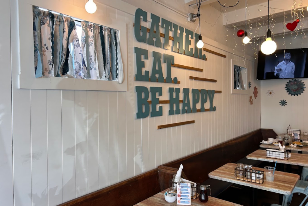 People Leave the Tennessee Interstate Just for the Biscuits and Gravy at This Small-Town Cafe