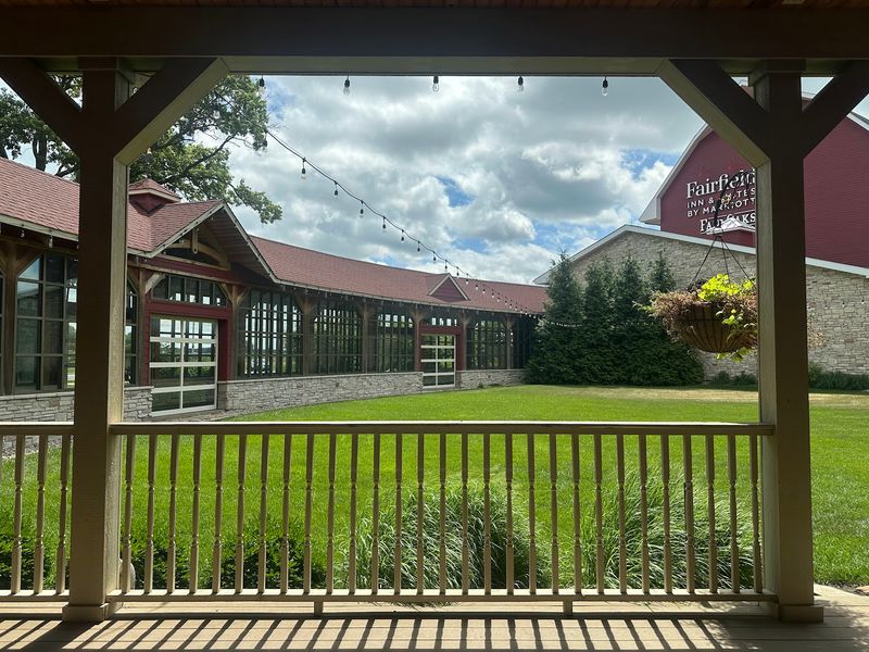 Why the Sycamore Setting Gives This Restaurant Its Edge