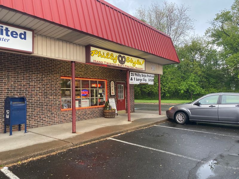 Philly Style Soft Pretzel (Levittown) Philly Style Soft Pretzel (Levittown)