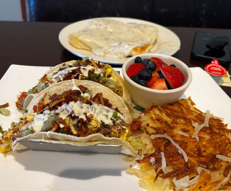 Plates Big Enough To Make Leftovers Likely Plates Big Enough To Make Leftovers Likely