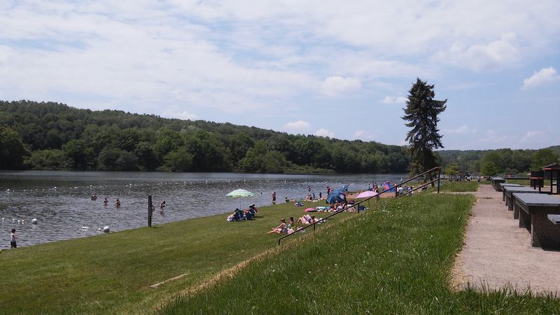 Pleasant Valley Beach (Moraine State Park) Pleasant Valley Beach (Moraine State Park)