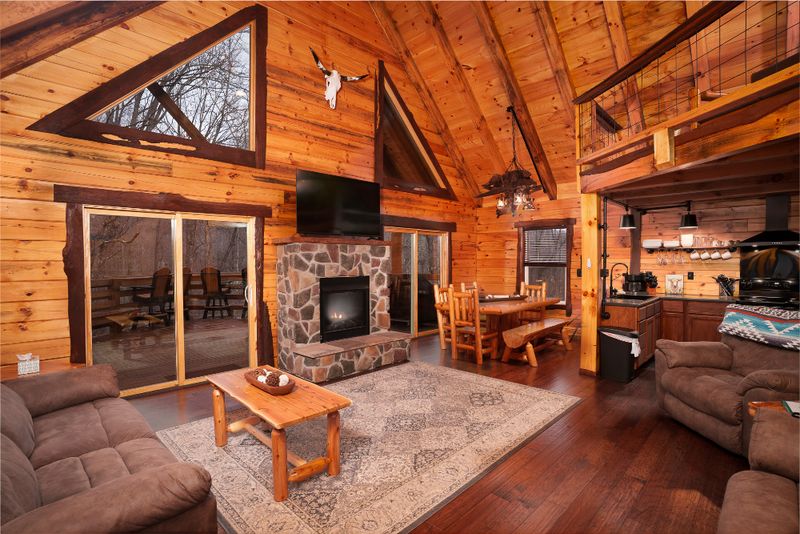 Pleasant View Cabins at Hocking Hills Farm, Creola