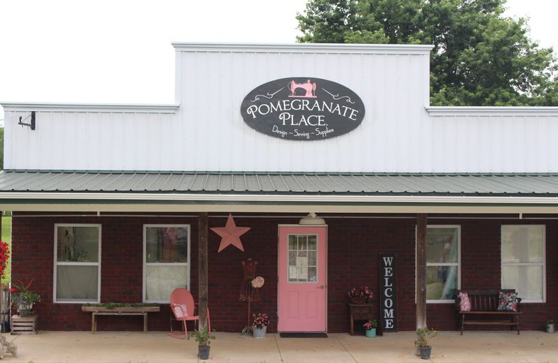 Pomegranate Place, Hartville