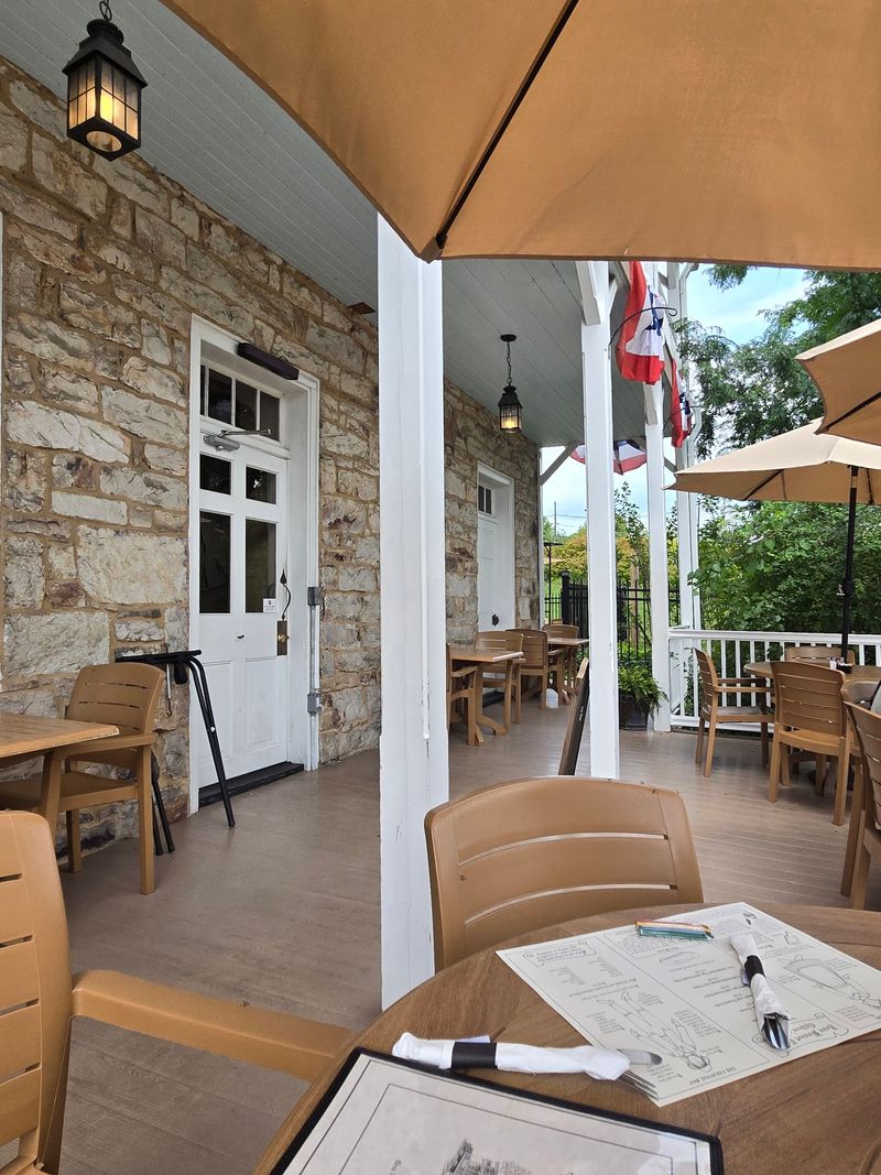 Porch Seating With Small-Town Charm Porch Seating With Small-Town Charm