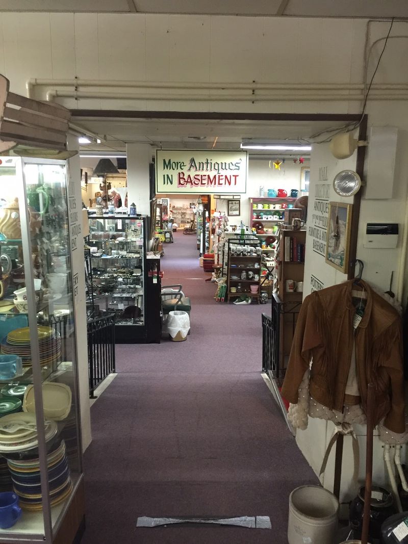 Pottery City Galleries, East Liverpool