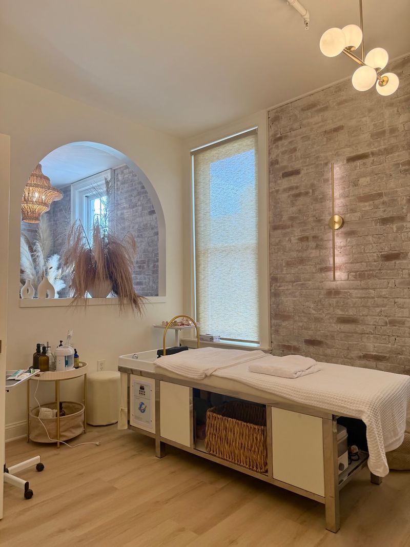 RESÈT Salon & Head Spa RESÈT Salon & Head Spa
