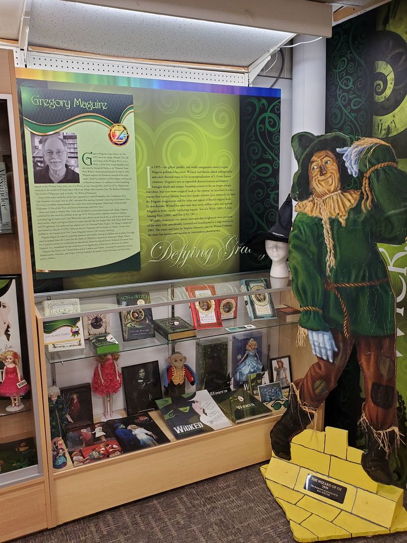 Rare Books That Show How Big Oz Became