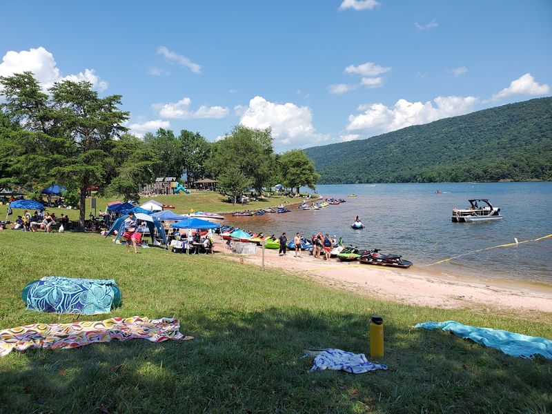 Raystown Lake / Seven Points Recreation Area, Huntingdon County, Pennsylvania Raystown Lake / Seven Points Recreation Area, Huntingdon County, Pennsylvania