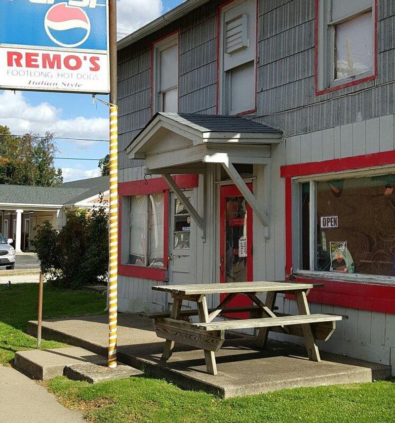 Remo’s Italian Hotdogs, Gallipolis