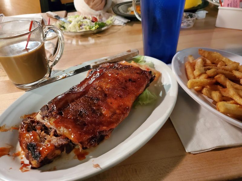 Ribs That Take Center Stage Without Any Fancy Show Ribs That Take Center Stage Without Any Fancy Show