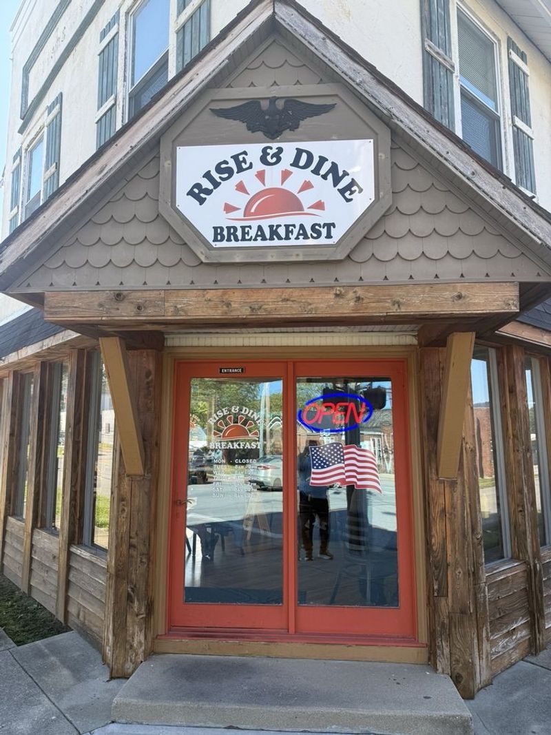Rise & Dine Breakfast, Bethel