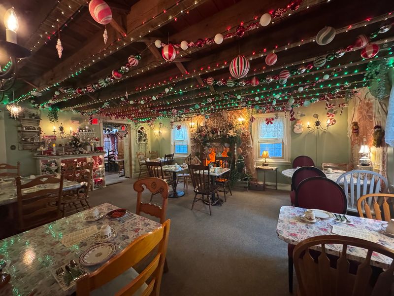 Rooms Dressed for the Season Rooms Dressed for the Season