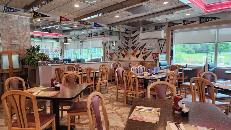 Roscoe Diner (Roscoe) Roscoe Diner (Roscoe)