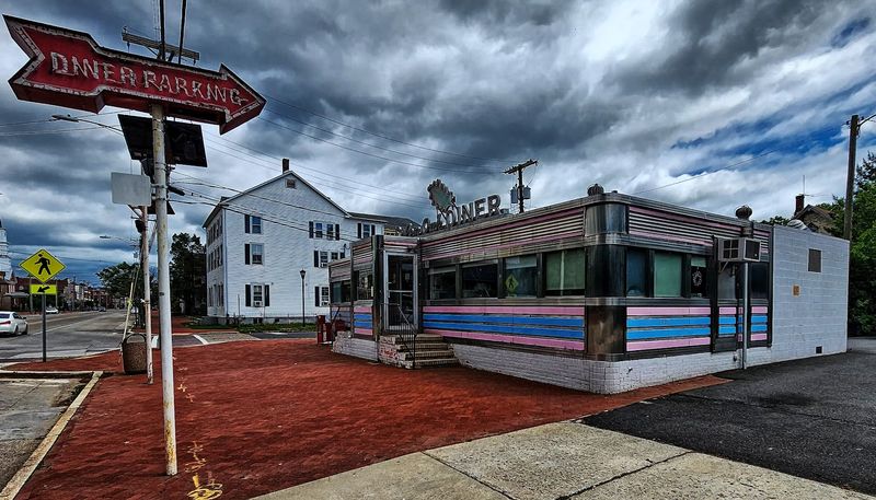 Salem Oak Diner - Salem