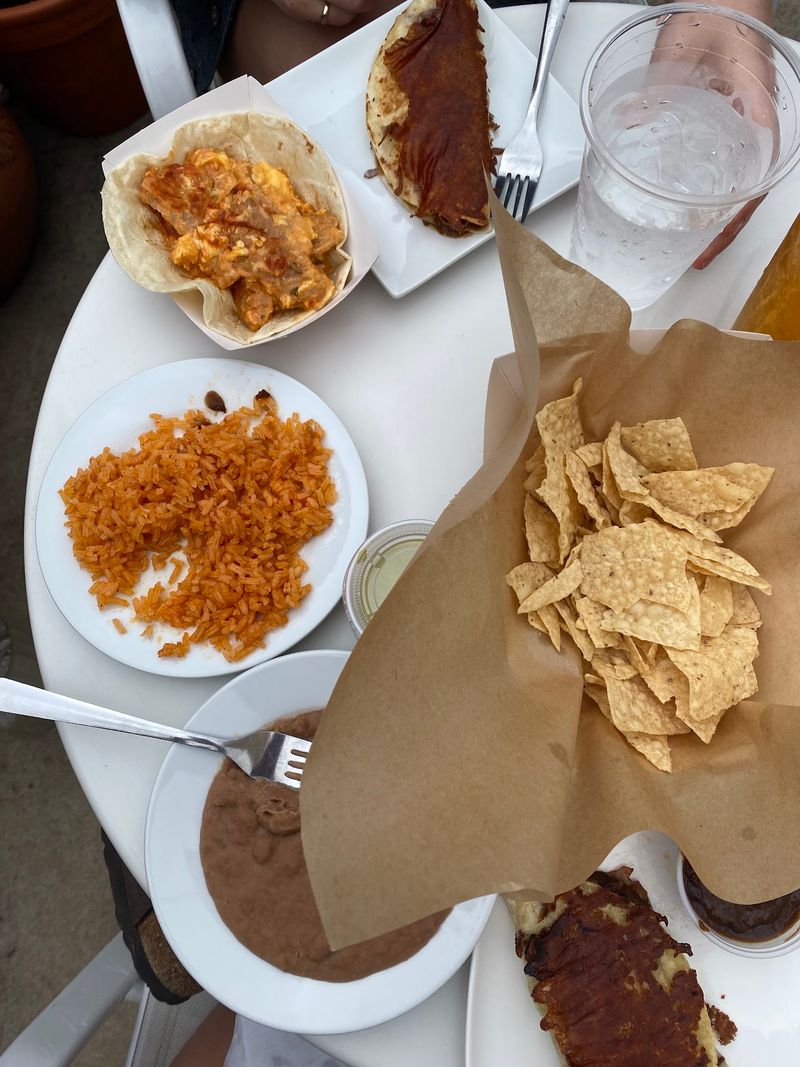 Salsa And Chips That Set The Standard For Everything Else Salsa And Chips That Set The Standard For Everything Else