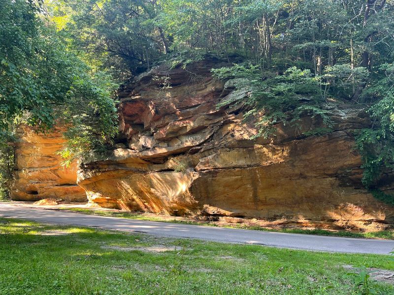 Sandstone Cliffs Steal The Show Sandstone Cliffs Steal The Show