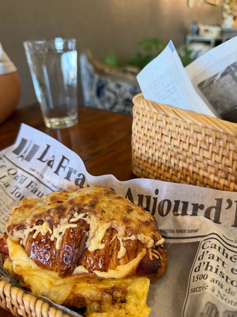 Savory Spinach and Feta Pastry for Lunch Lovers