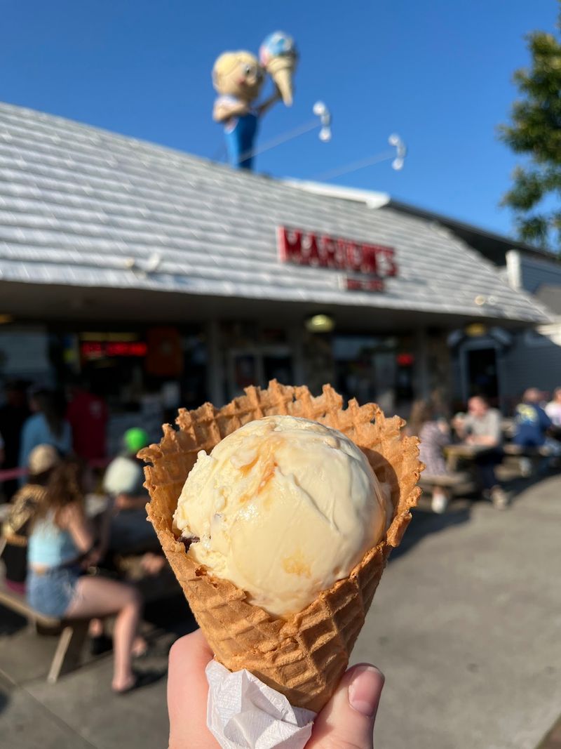 Scoops That Mean Business