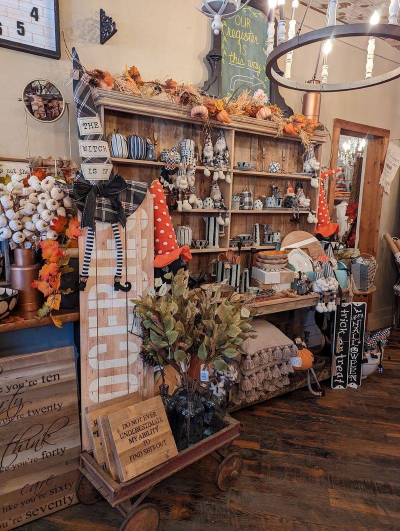 Seasonal Decor That Makes Browsing Festive
