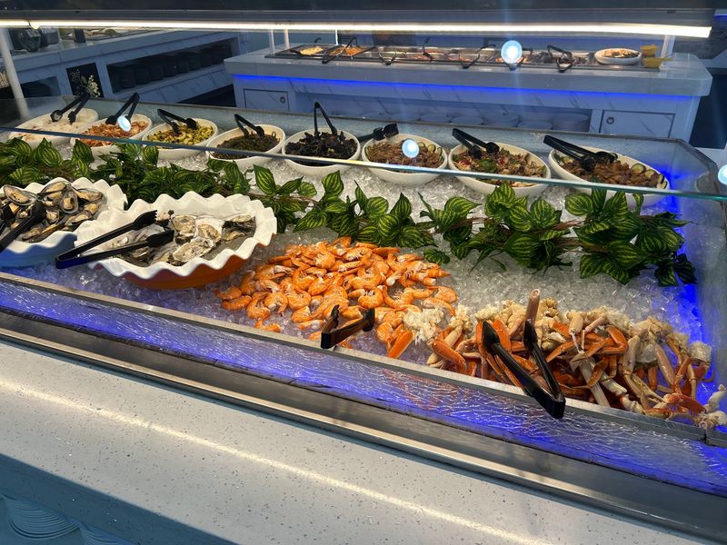 Seasonal Ingredients Keep the Buffet Exciting Seasonal Ingredients Keep the Buffet Exciting