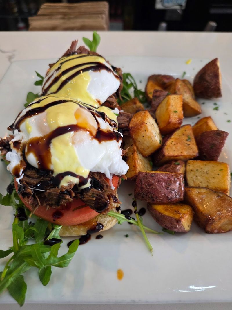 Service, Scale, and the Rhythm of a Busy Dining Room Service, Scale, and the Rhythm of a Busy Dining Room